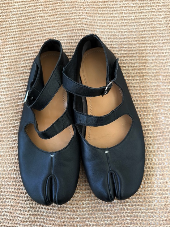 Maison Margiela Shoes - Maison Martin Margiela tabi Black Split-Toe Mary Jane Flats